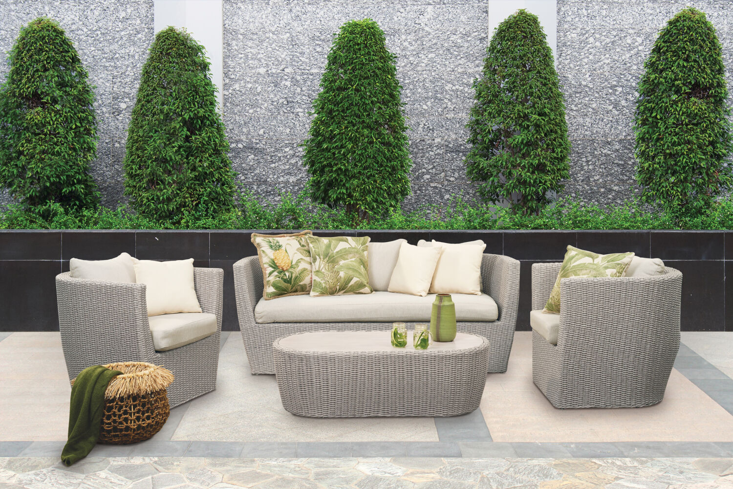 Outdoor Sofas & Lounge Chairs