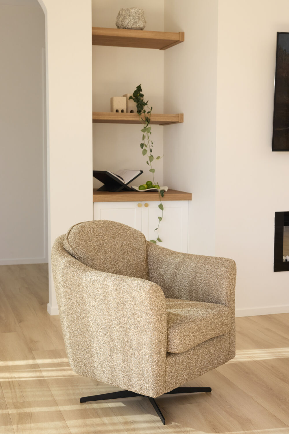 Ralph Swivel Armchair / Occasional Chair 