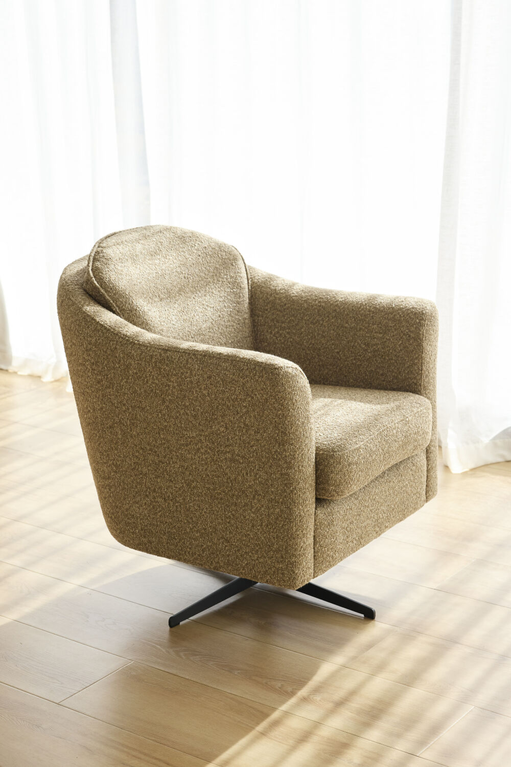Ralph Swivel Armchair / Occasional Chair 