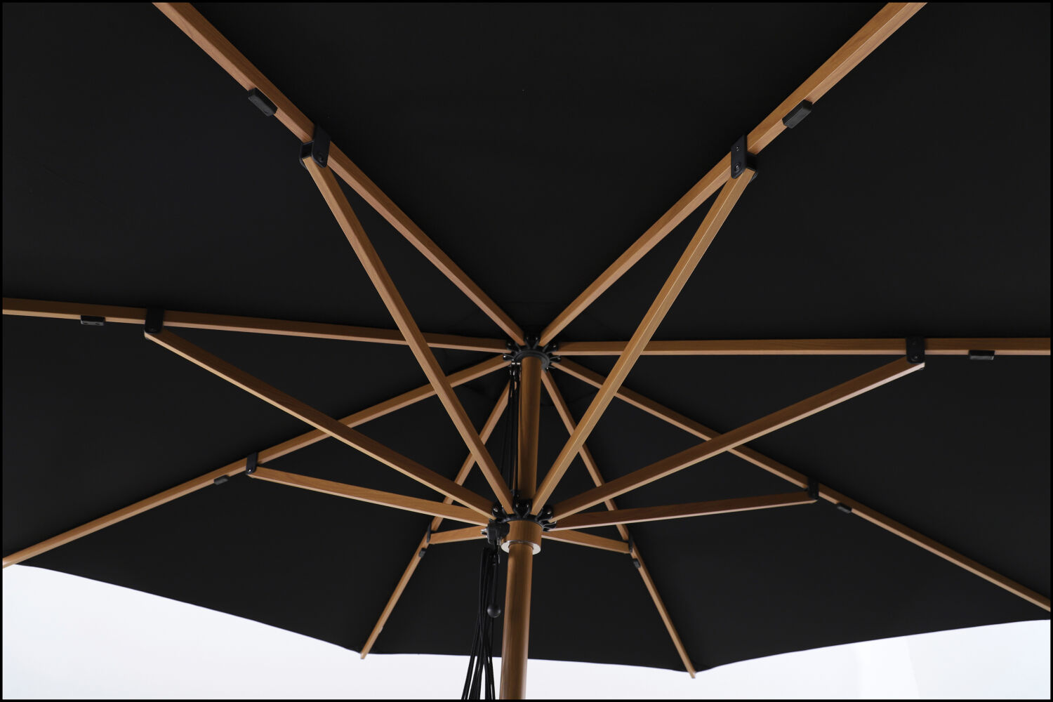 Coast 3.5m Round Outdoor Sun Umbrella - Black
