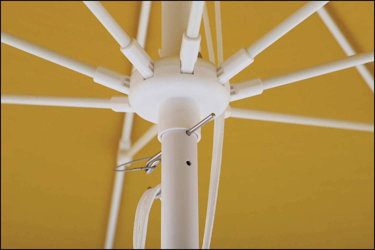 Zest 2.7m Round Outdoor Sun Umbrella - Mustard Yellow