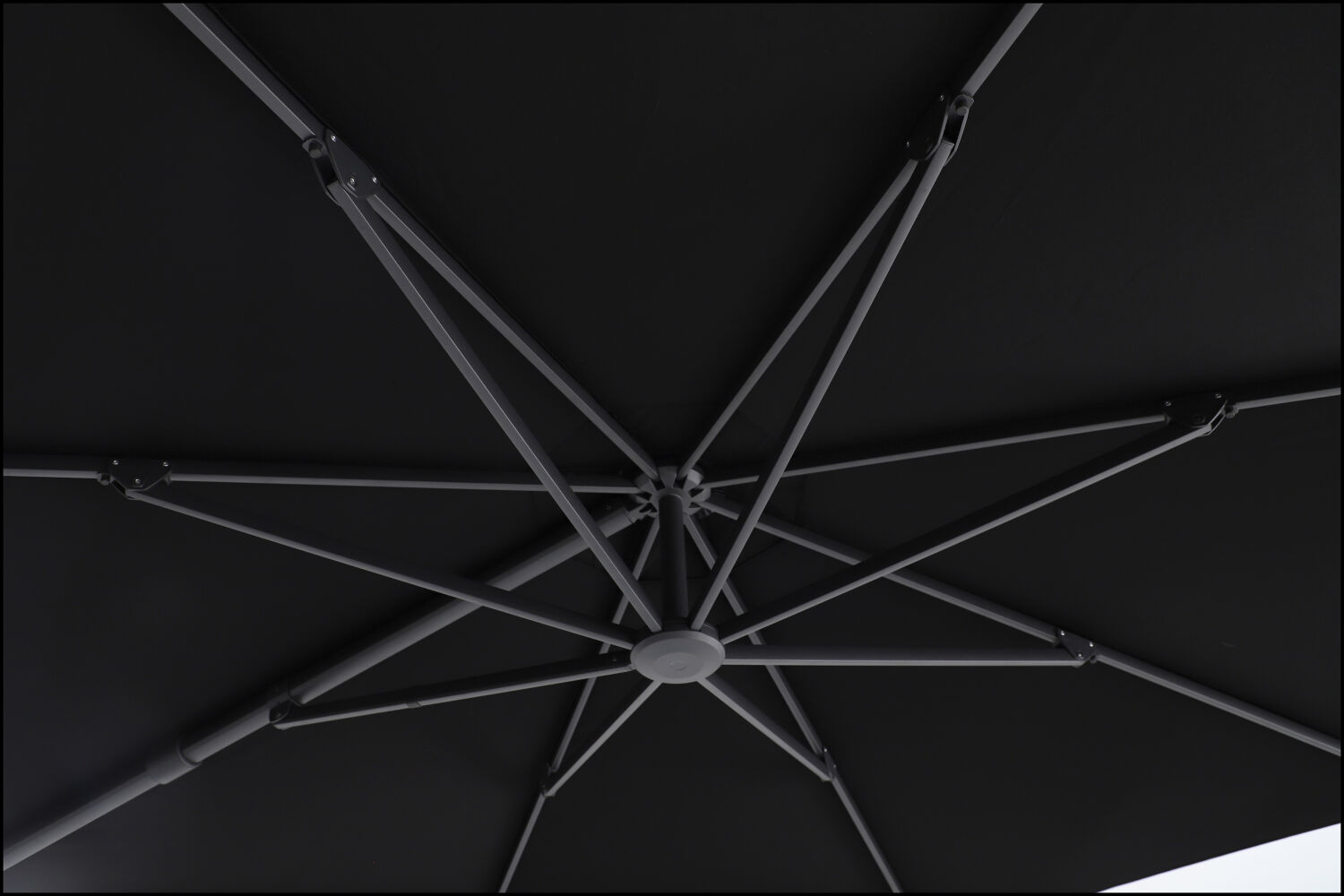 Sirius 3m Square Cantilever Outdoor Sun Umbrella - Black