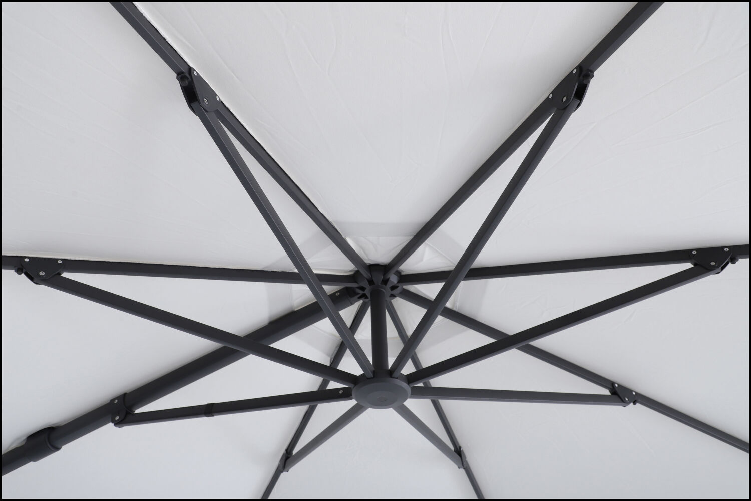 Sirius 3.3m Round Cantilever Outdoor Sun Umbrella - Flax