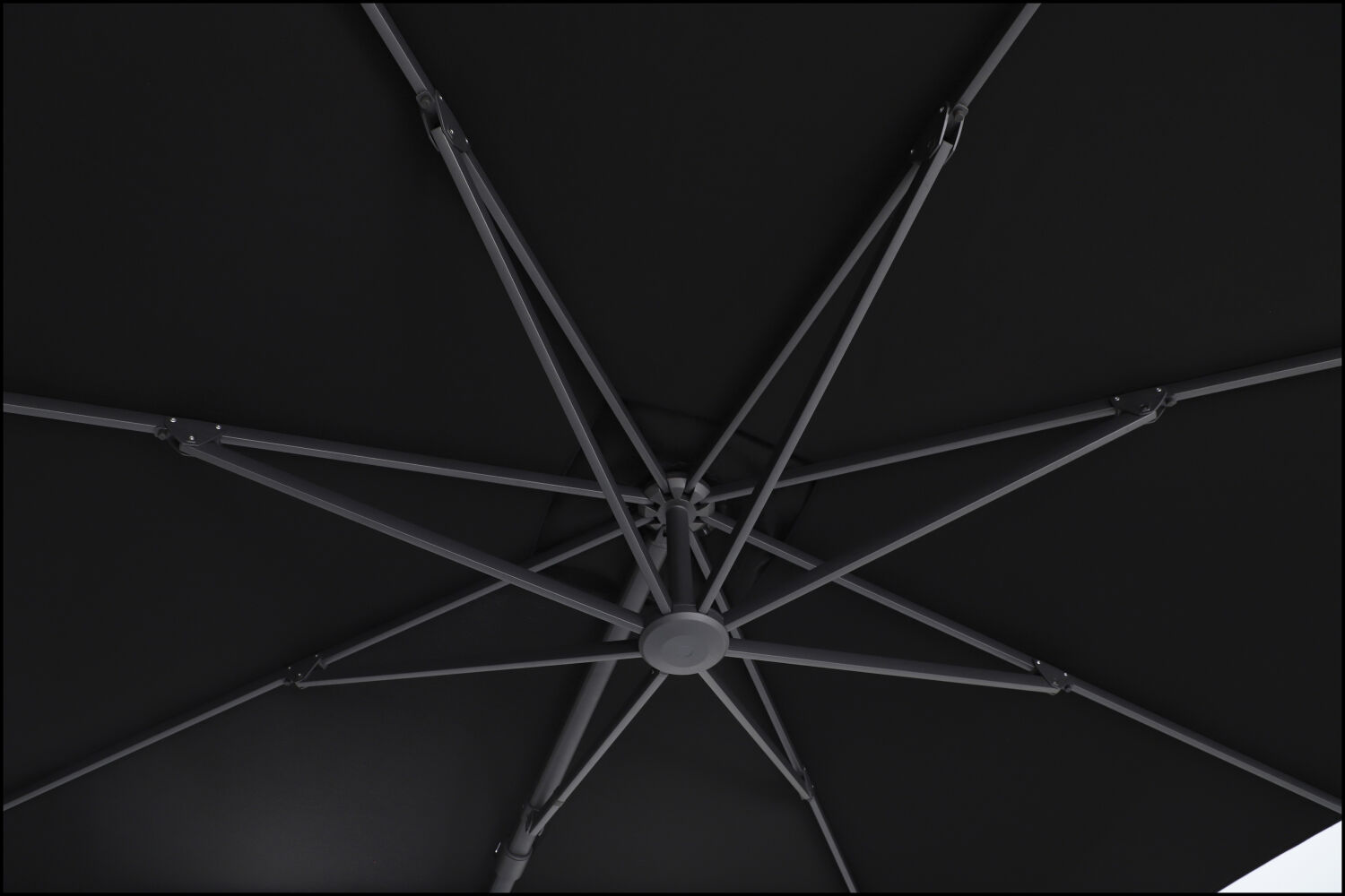 Sirius 3.3m Round Cantilever Outdoor Sun Umbrella - Black