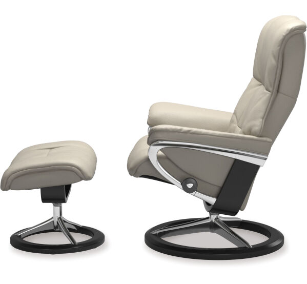 Stressless® Mayfair Medium Leather Recliner - Signature Base