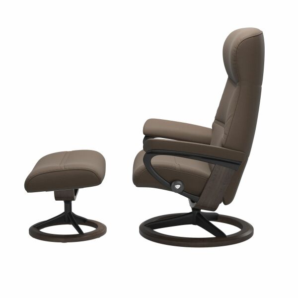 Stressless® Philip Medium Leather Recliner - Signature Base 