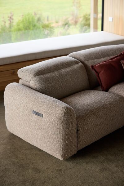 Leroy 3 Seater w/Chaise 