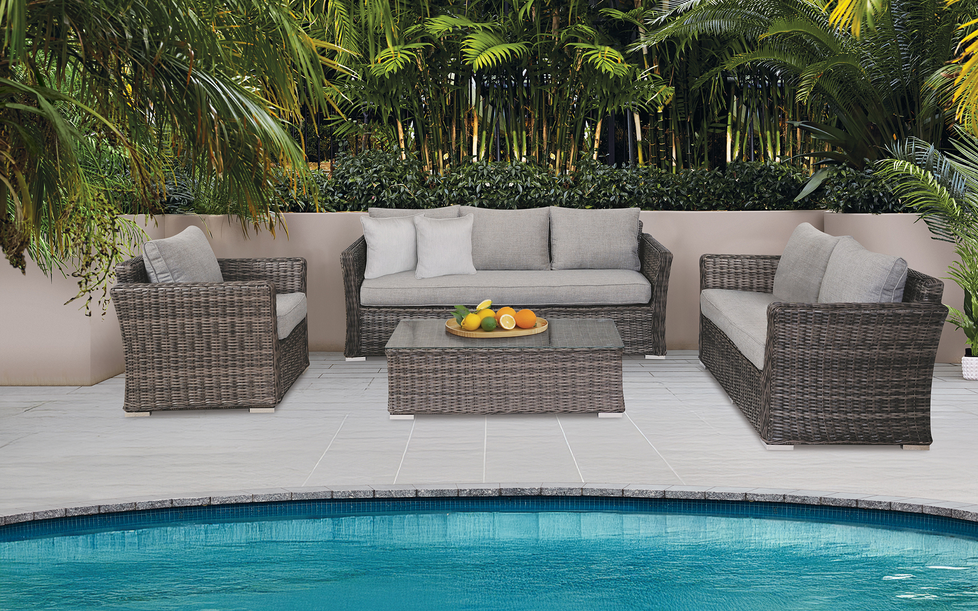 How to Choose the Perfect Outdoor Lounge Setting for Summer